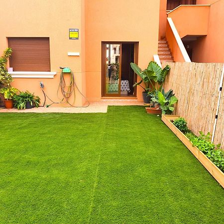 Espacioso apartamento con preciosos jardines y BBQ Isla Plana Exterior foto