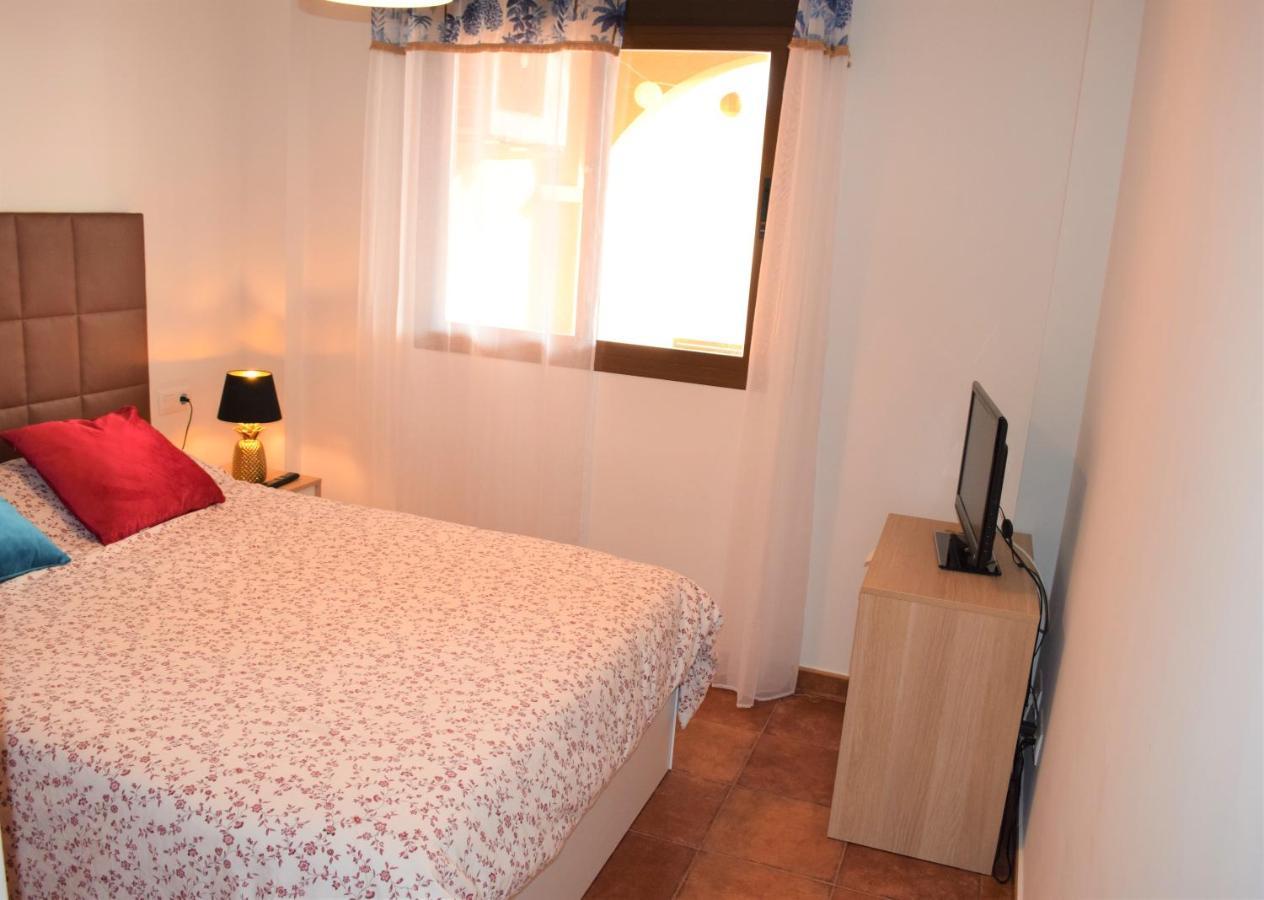 Espacioso apartamento con preciosos jardines y BBQ Isla Plana Exterior foto